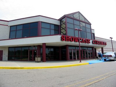 Flint West 14 - Front Entrance (newer photo)